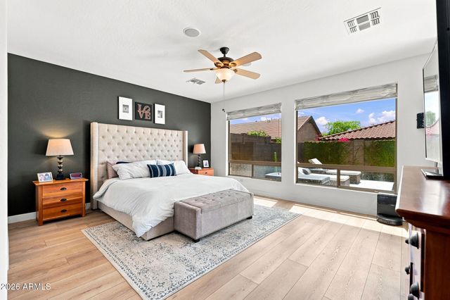 39901 N PRIDE Drive, Anthem, AZ 85086