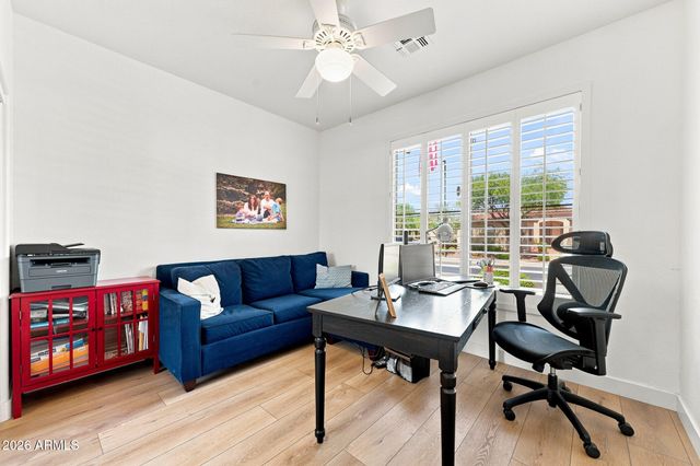 39901 N PRIDE Drive, Anthem, AZ 85086