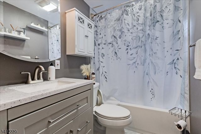 564 Spruce Ave, Garwood Boro, NJ 07027