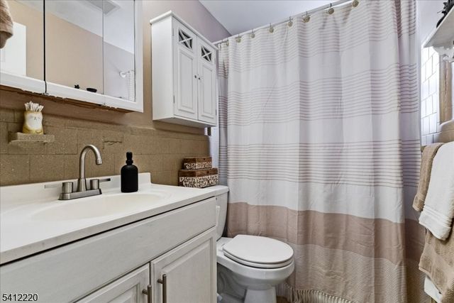 564 Spruce Ave, Garwood Boro, NJ 07027