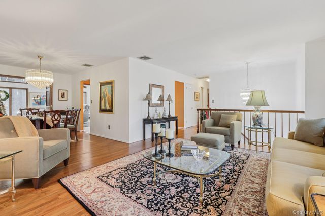 229 Betsy Ross Drive, Orangeburg, NY 10962