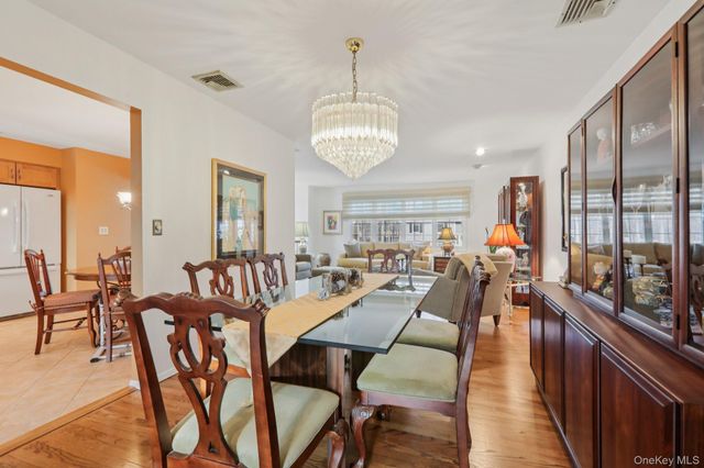 229 Betsy Ross Drive, Orangeburg, NY 10962