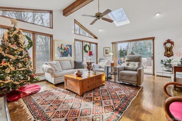 229 Betsy Ross Drive, Orangeburg, NY 10962