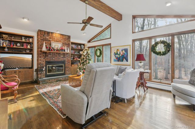 229 Betsy Ross Drive, Orangeburg, NY 10962