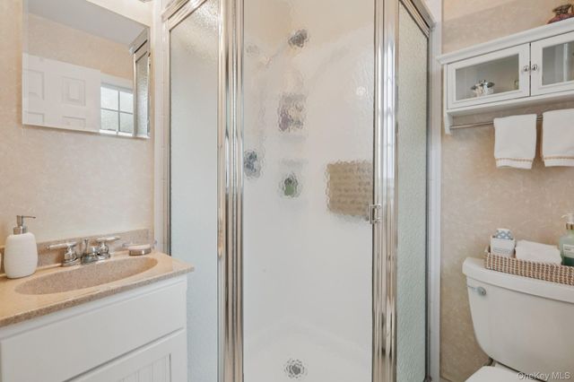 229 Betsy Ross Drive, Orangeburg, NY 10962