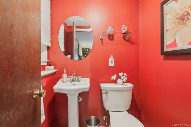 229 Betsy Ross Drive, Orangeburg, NY 10962