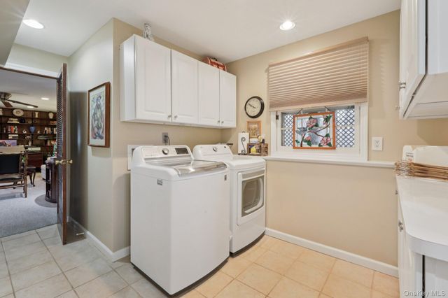 229 Betsy Ross Drive, Orangeburg, NY 10962