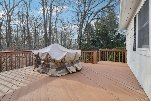 229 Betsy Ross Drive, Orangeburg, NY 10962