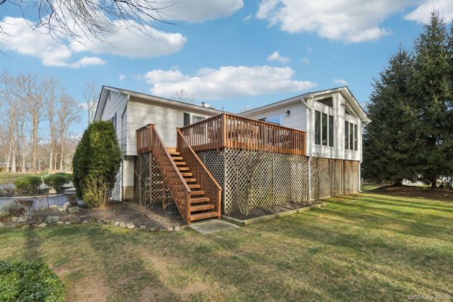 229 Betsy Ross Drive, Orangeburg, NY 10962