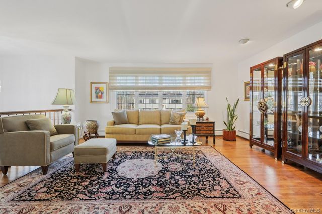 229 Betsy Ross Drive, Orangeburg, NY 10962