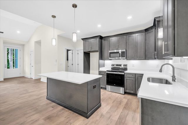 634 Mountain View Dr, Morrison, TN 37357