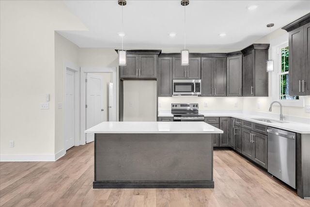 634 Mountain View Dr, Morrison, TN 37357