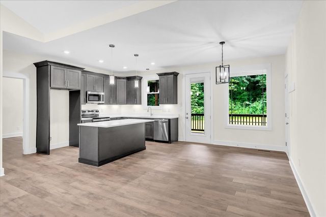 634 Mountain View Dr, Morrison, TN 37357