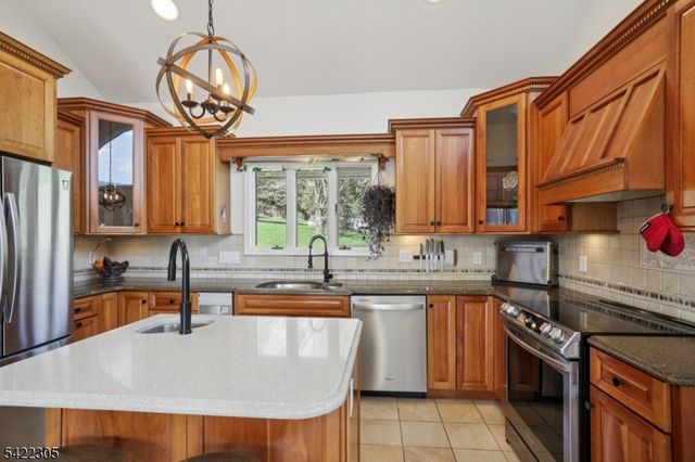 5 Bucky Ln, Vernon Twp., NJ 07462