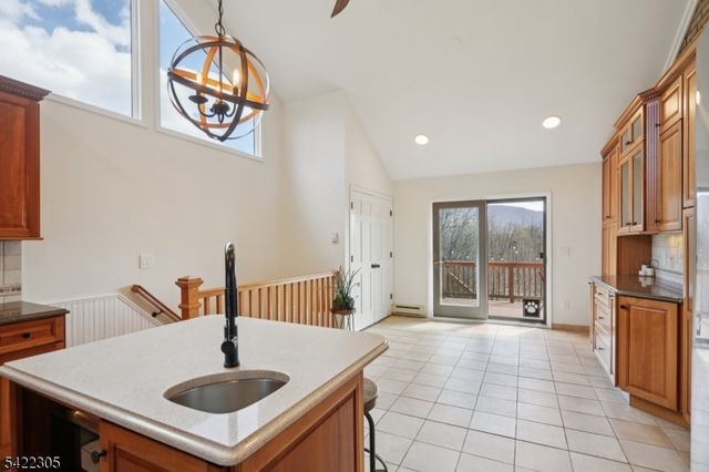 5 Bucky Ln, Vernon Twp., NJ 07462