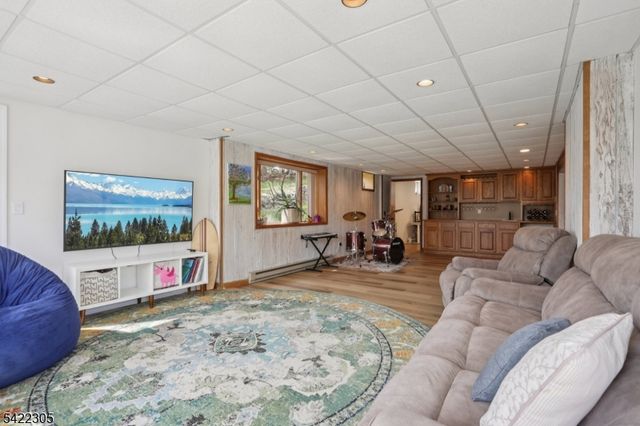 5 Bucky Ln, Vernon Twp., NJ 07462
