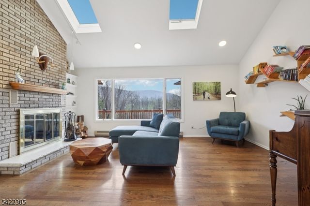 5 Bucky Ln, Vernon Twp., NJ 07462