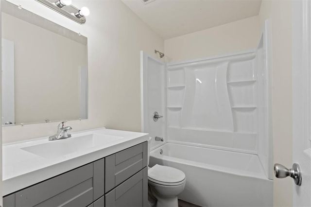 801 S Grant Street, Olathe, KS 66061