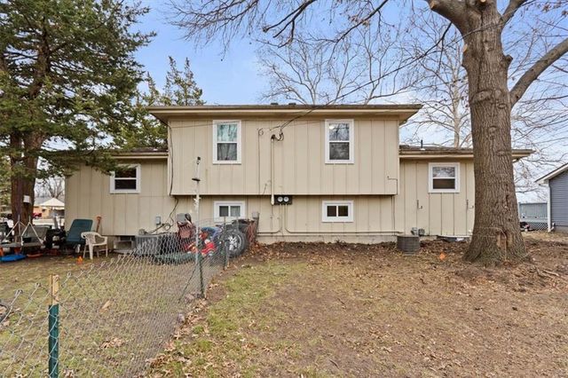 801 S Grant Street, Olathe, KS 66061