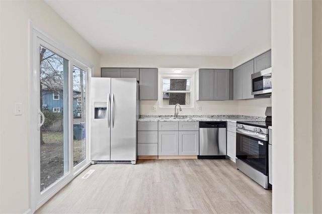 801 S Grant Street, Olathe, KS 66061