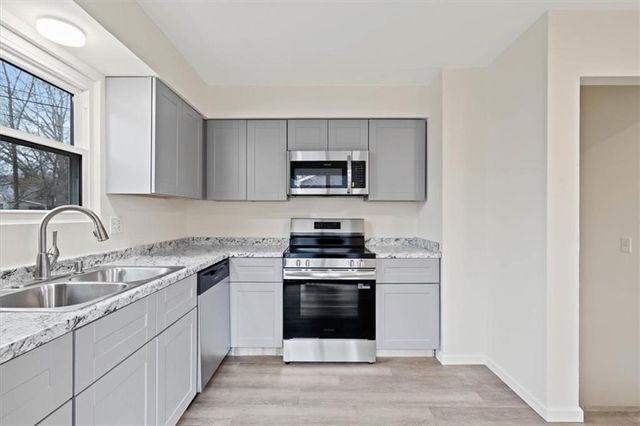 801 S Grant Street, Olathe, KS 66061