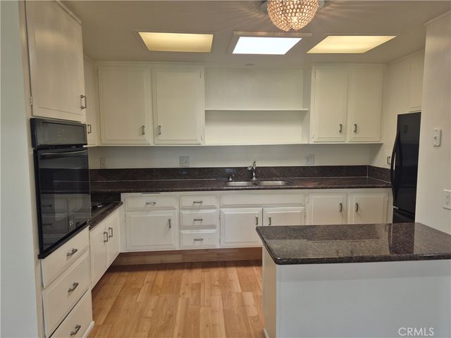 13701 Annandale Dr, 16Z Drive 16Z, Seal Beach, CA 90740