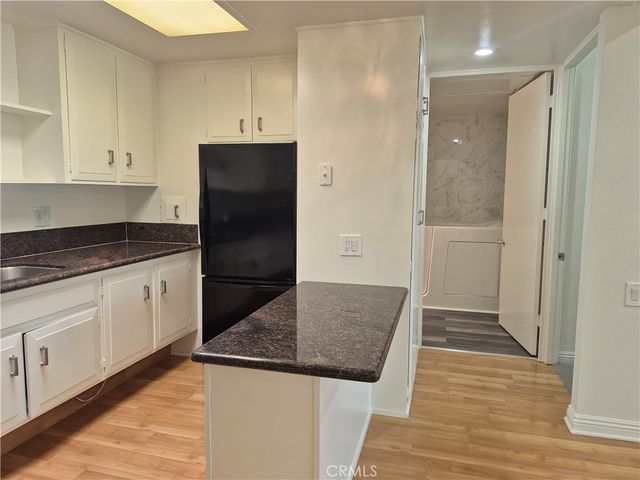 13701 Annandale Dr, 16Z Drive 16Z, Seal Beach, CA 90740