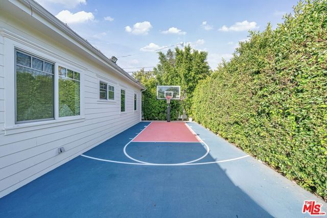 12345 Huston Street, Valley Village, CA 91607