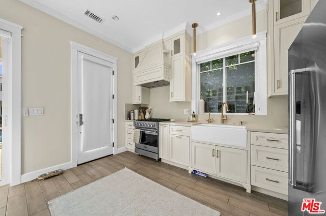 12345 Huston Street, Valley Village, CA 91607