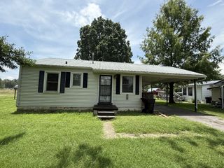 430 Oakwood Rd, Tullahoma, TN 37388