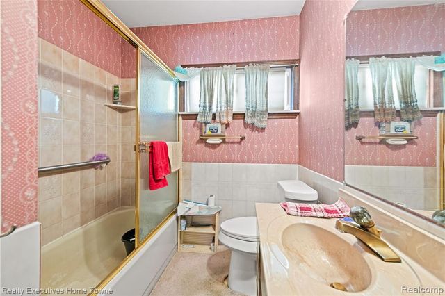 25520 Miracle Drive, Madison Heights, MI 48071