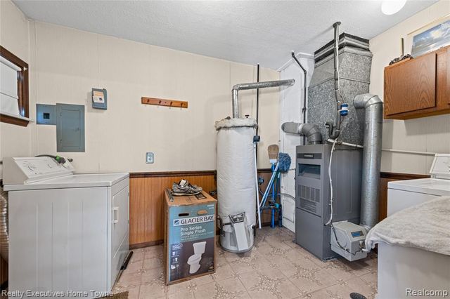 25520 Miracle Drive, Madison Heights, MI 48071