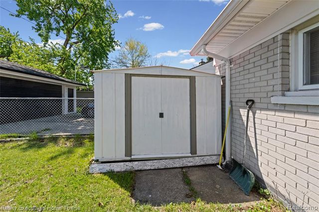 25520 Miracle Drive, Madison Heights, MI 48071