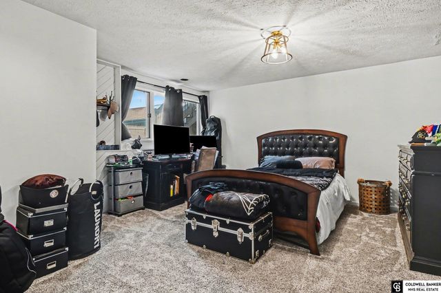 6408 Western Avenue, Omaha, NE 68132