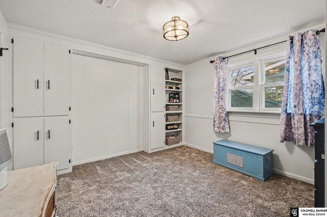 6408 Western Avenue, Omaha, NE 68132