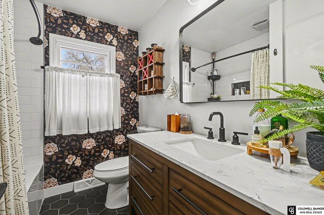 6408 Western Avenue, Omaha, NE 68132