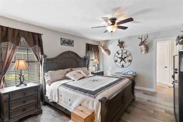 219 Red Oak Circle, Brazoria, TX 77422