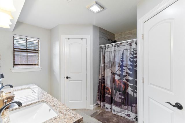 219 Red Oak Circle, Brazoria, TX 77422