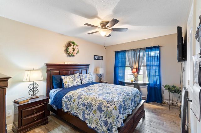 219 Red Oak Circle, Brazoria, TX 77422