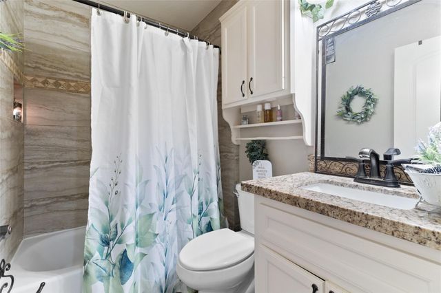 219 Red Oak Circle, Brazoria, TX 77422