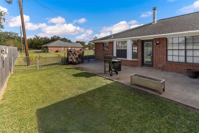 219 Red Oak Circle, Brazoria, TX 77422