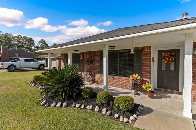 219 Red Oak Circle, Brazoria, TX 77422