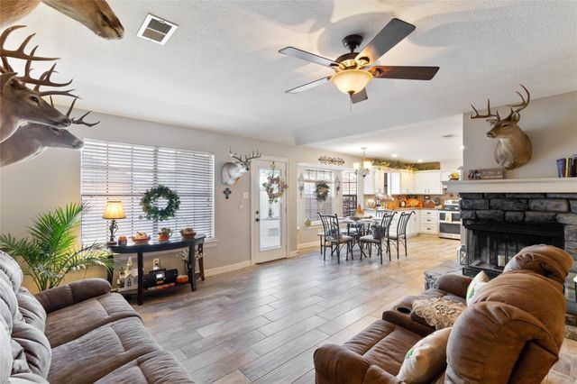 219 Red Oak Circle, Brazoria, TX 77422