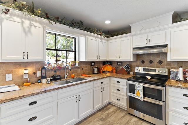 219 Red Oak Circle, Brazoria, TX 77422