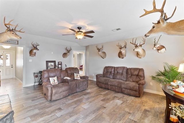 219 Red Oak Circle, Brazoria, TX 77422