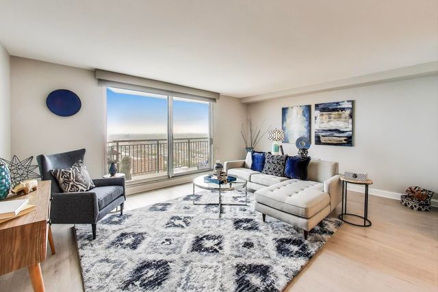 6007 N Sheridan Road 25E, Chicago, IL 60660