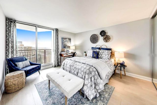 6007 N Sheridan Road 25E, Chicago, IL 60660