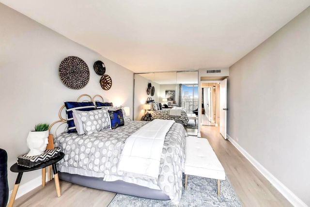 6007 N Sheridan Road 25E, Chicago, IL 60660