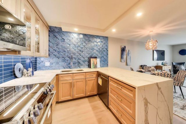 6007 N Sheridan Road 25E, Chicago, IL 60660