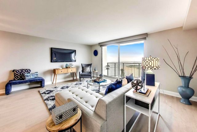 6007 N Sheridan Road 25E, Chicago, IL 60660